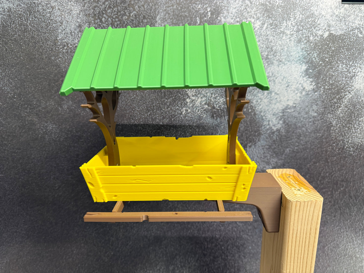 Countryside Bird Feeder